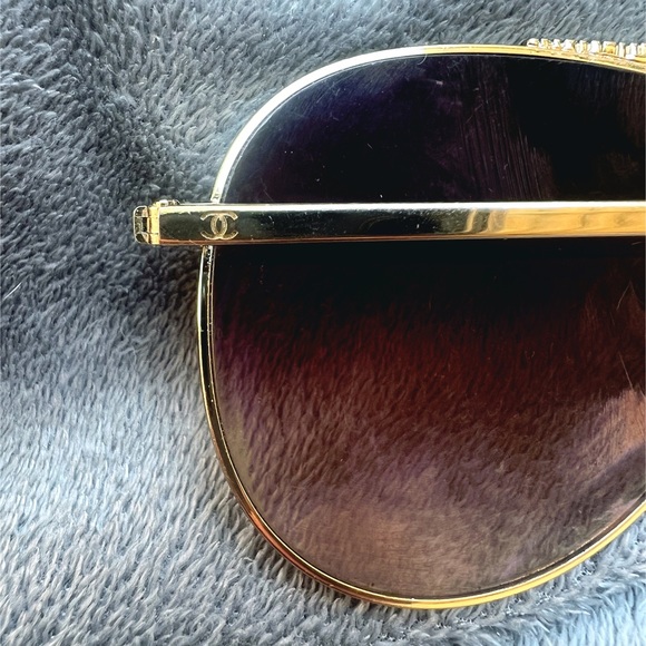 AUTHENTIC Gold frame Chanel sunglasses - Picture 7 of 7